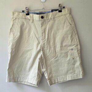 TOMMY HILFIGER Flex Men's Flat Front Khaki Shorts | 32 Waist | 9" Inseam NEW